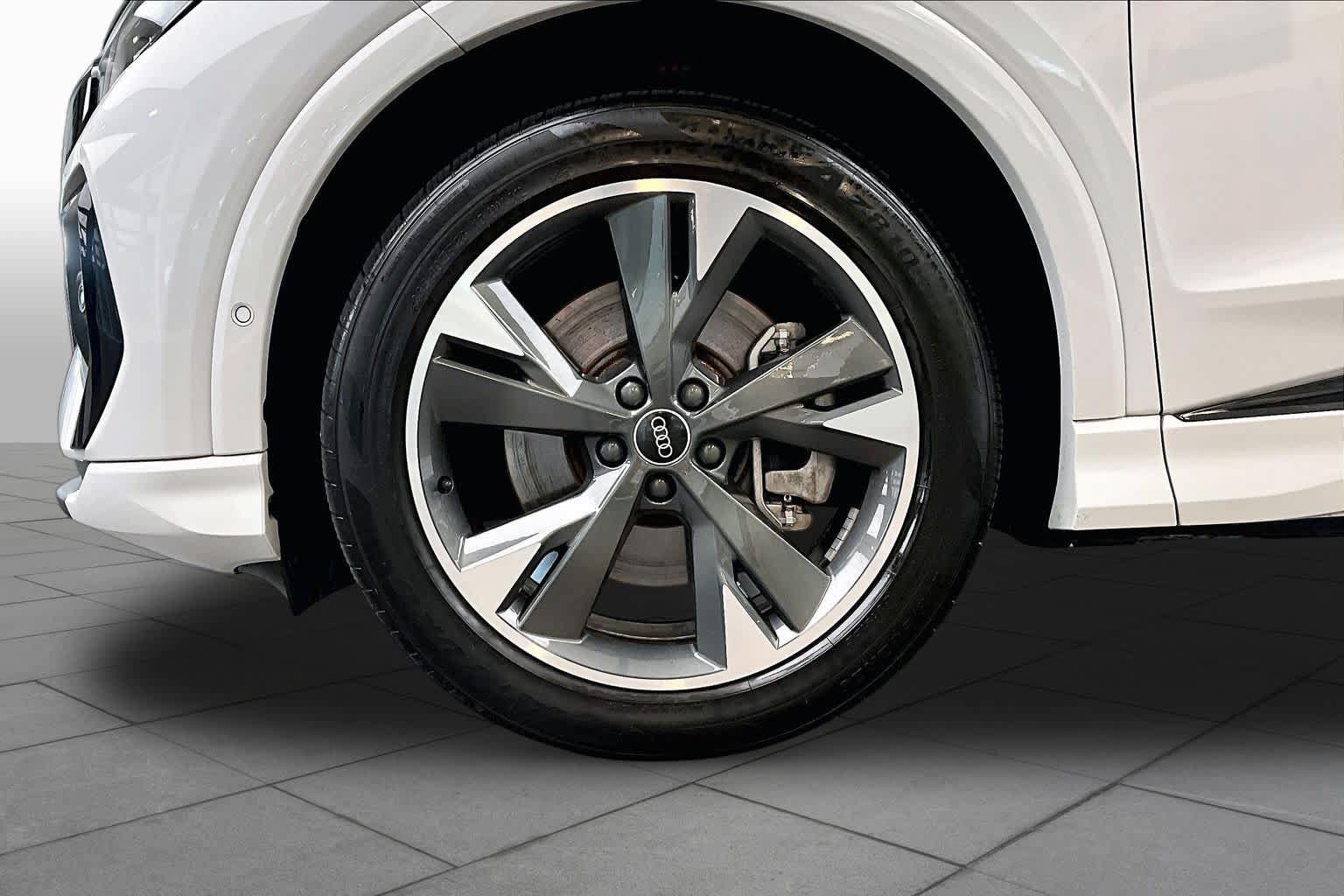 Used 2024 Audi Q4 e-tron Prestige AWD/4WD image 10