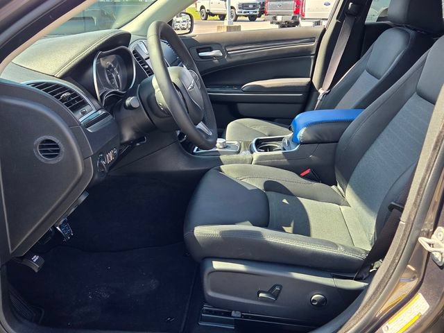 Used 2022 Chrysler 300 Touring w/ Sport Appearance Package RWD image 11