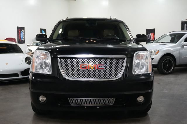 Used 2008 GMC Yukon XL Denali AWD/4WD image 3