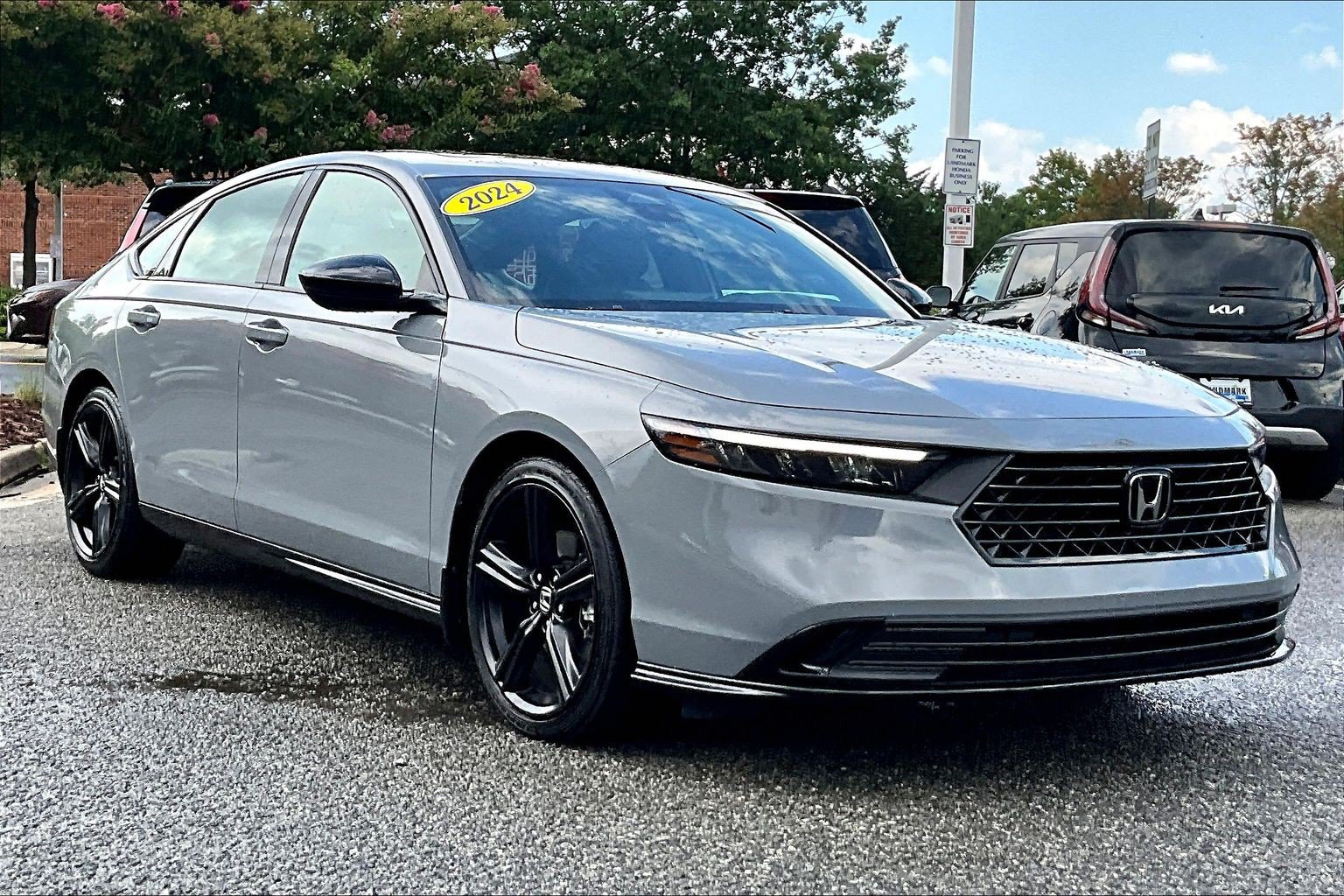 Used 2024 Honda Accord Sport image 11