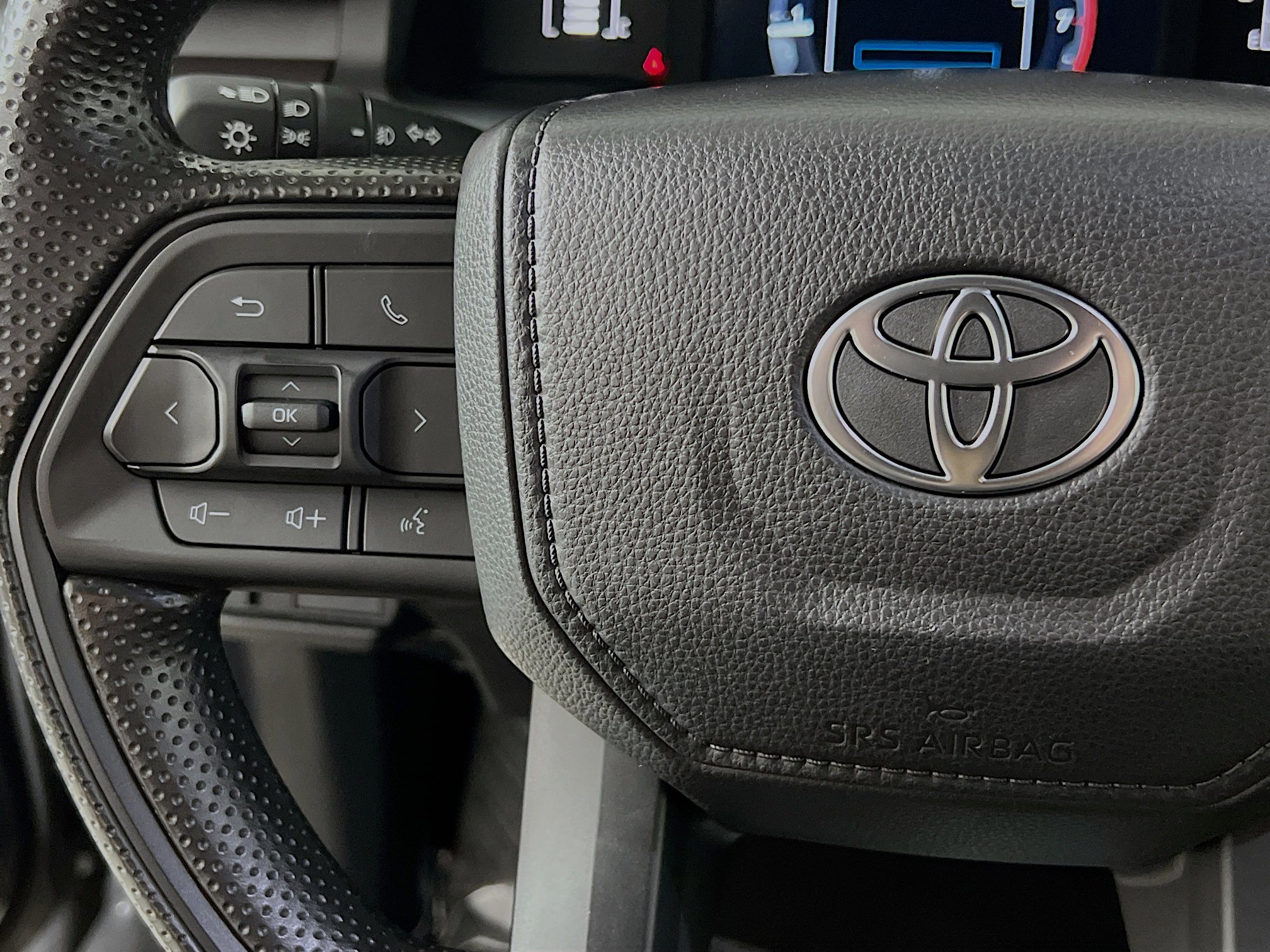 Used 2025 Toyota Tacoma SR5 image 18