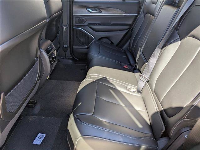 New 2026 Jeep Grand Cherokee Limited AWD/4WD image 15
