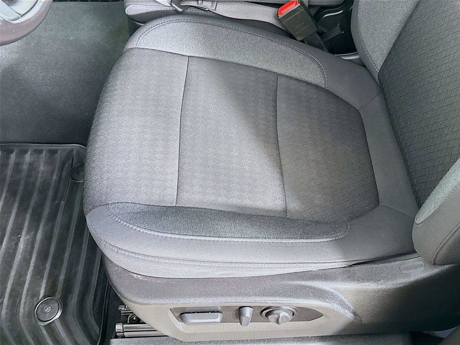 Used 2022 Chevrolet Silverado 1500 LT image 19