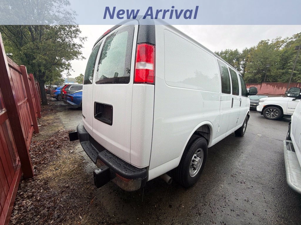 Certified 2025 Chevrolet Express 2500 w/ Driver Convenience Package RWD image 3