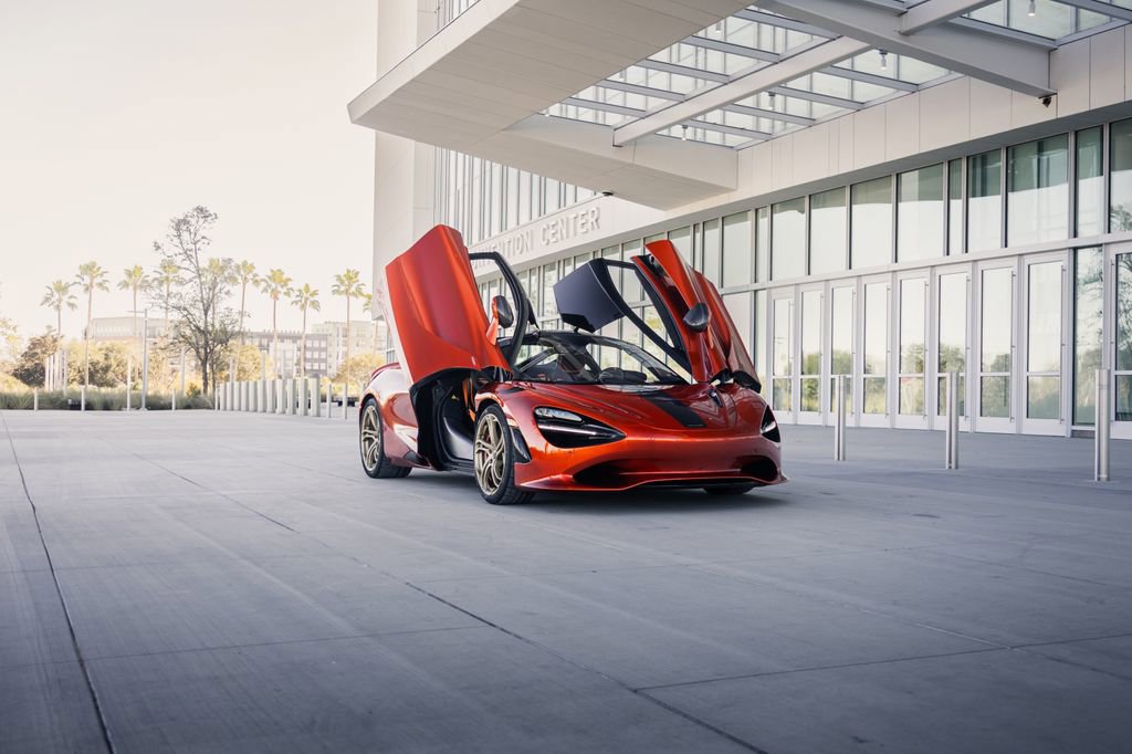 Used 2024 McLaren 750S image 3