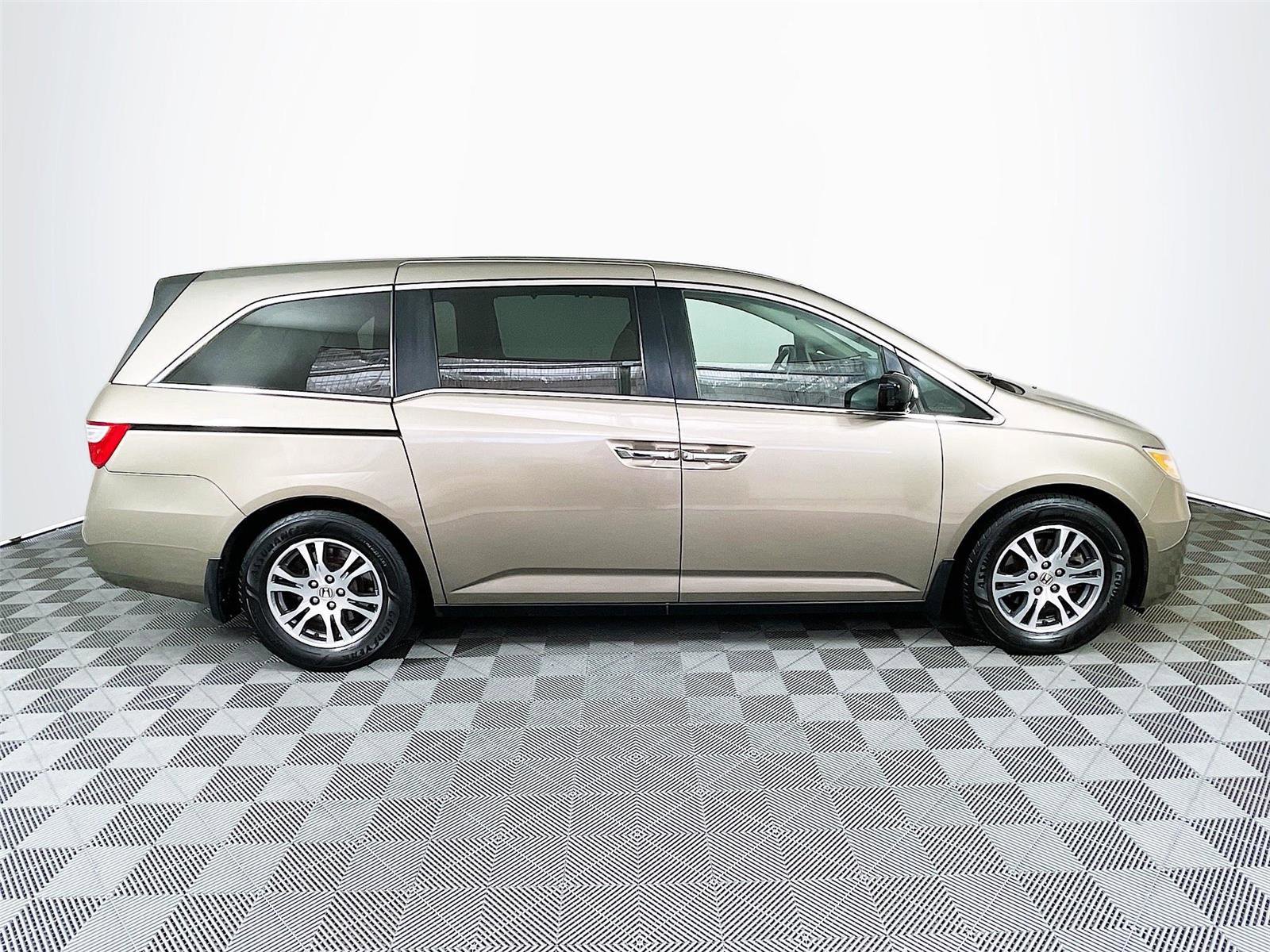 Used 2013 Honda Odyssey EX image 10