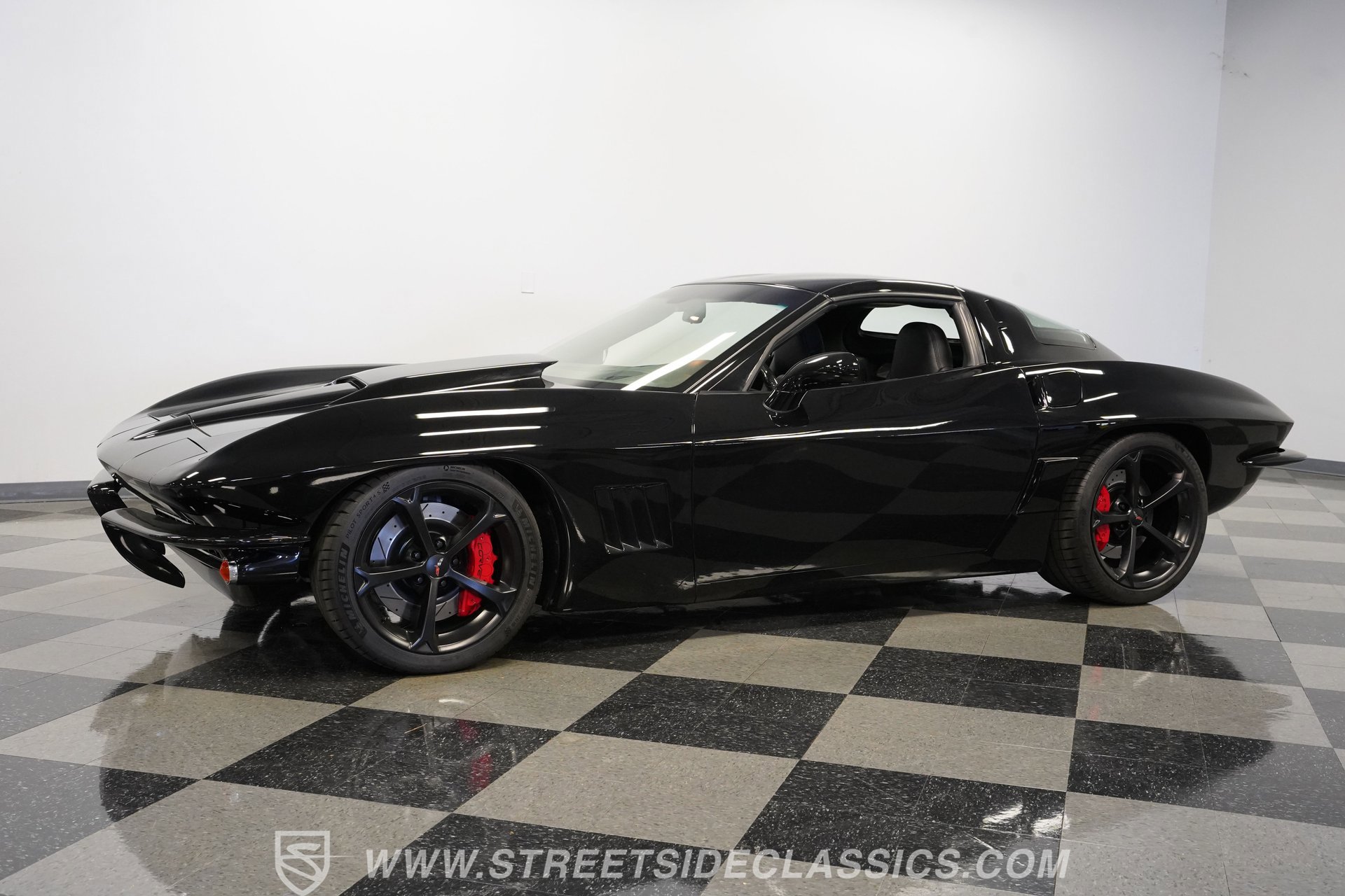 Used 2010 Chevrolet Corvette Grand Sport w/ Preferred Equipment Group image 7