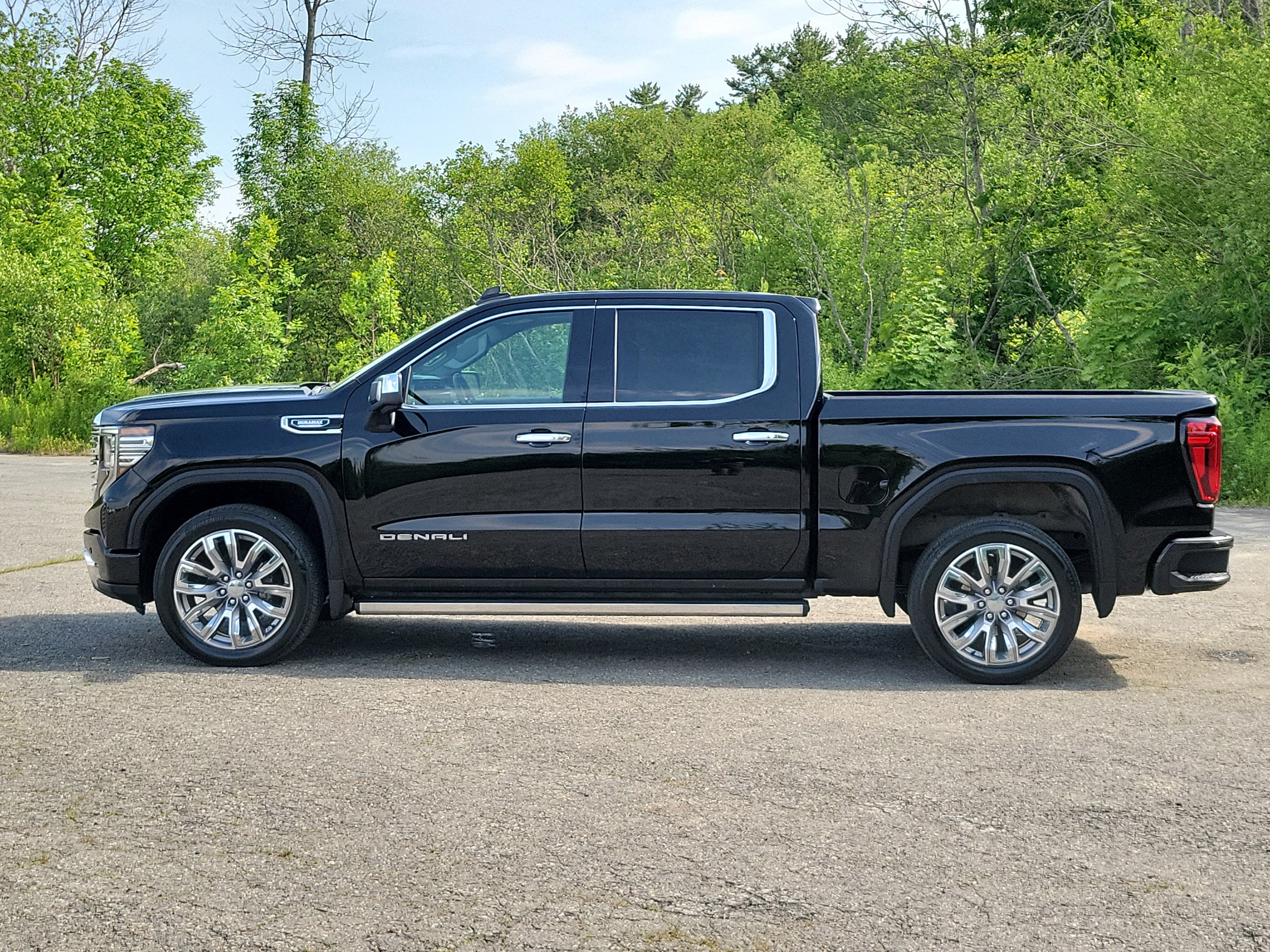 Used 2025 GMC Sierra 1500 Denali w/ Denali Reserve Package AWD/4WD image 8