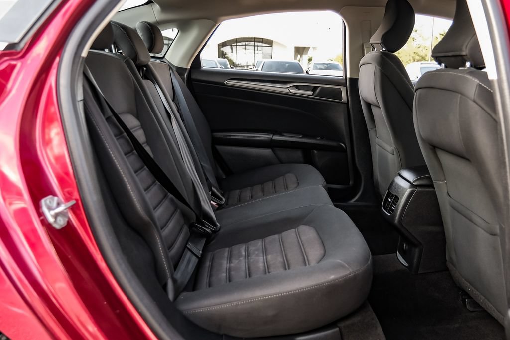 Used 2018 Ford Fusion SE w/ Fusion SE Technology Package FWD image 31