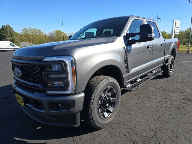 New 2026 Ford F250 4x4 Crew Cab Super Duty image 3