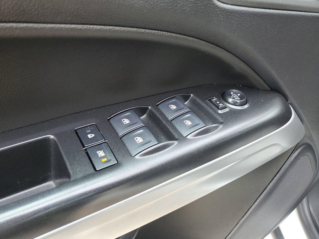 Used 2022 Chevrolet Colorado LT image 12