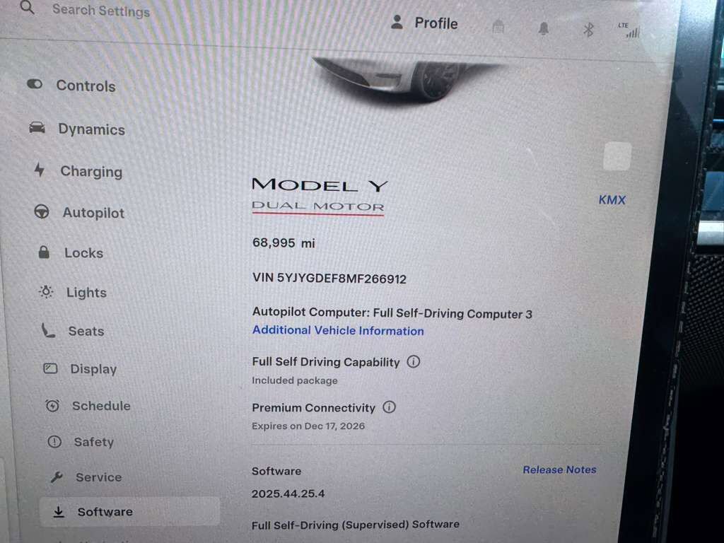 Used 2021 Tesla Model Y Performance image 29