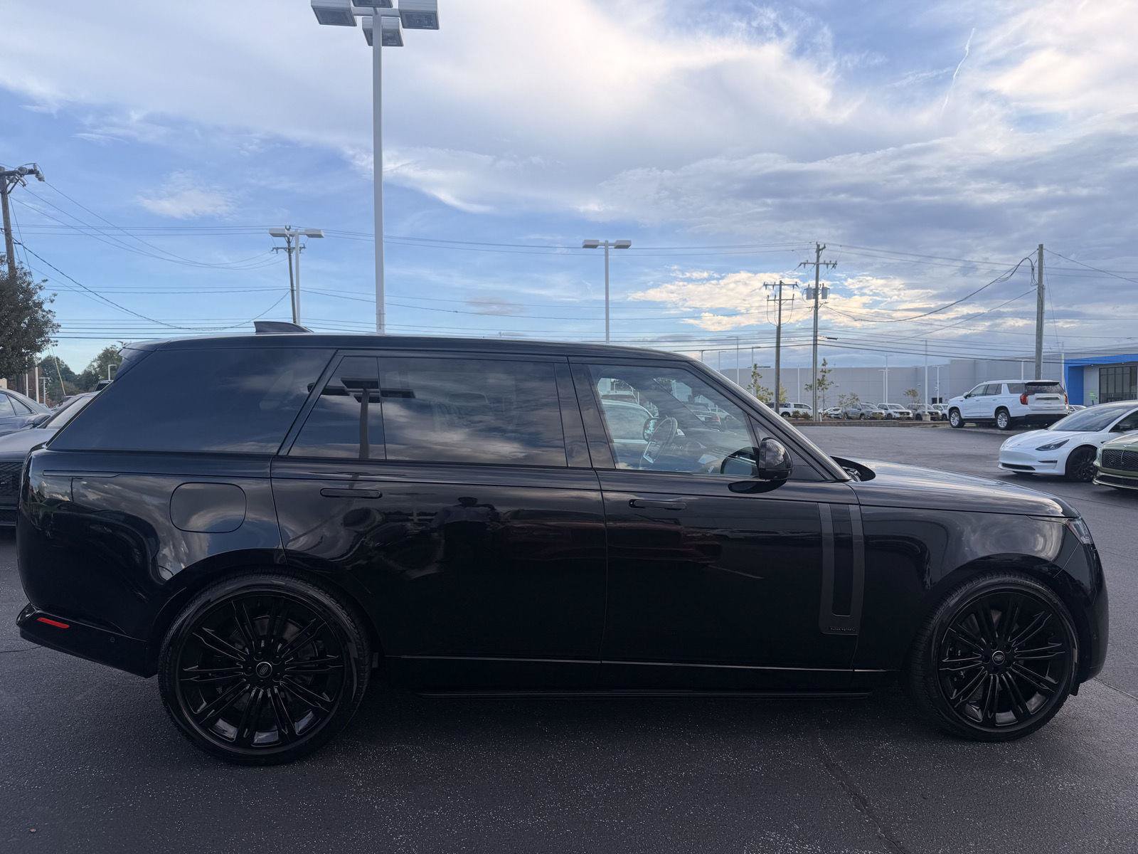 Used 2024 Land Rover Range Rover Long Wheelbase Autobiography AWD/4WD image 27