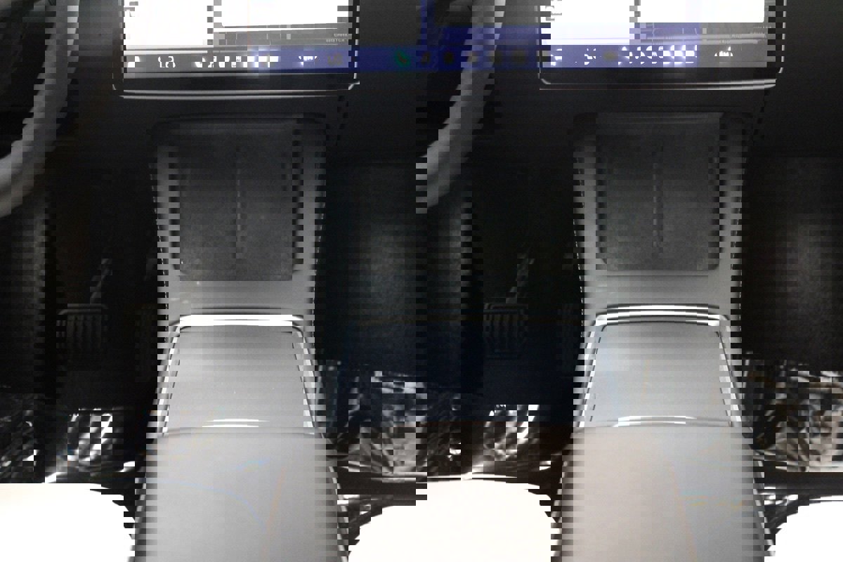 Used 2024 Tesla Model Y Long Range image 39