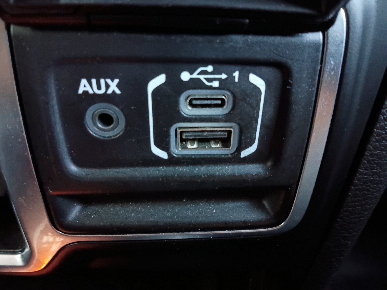 Used 2021 Jeep Wrangler Unlimited Sahara w/ Uconnect 4C Nav & Sound Group AWD/4WD image 21