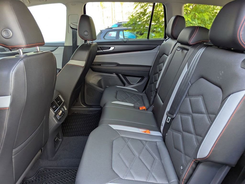 New 2026 Volkswagen Atlas Peak Edition image 18