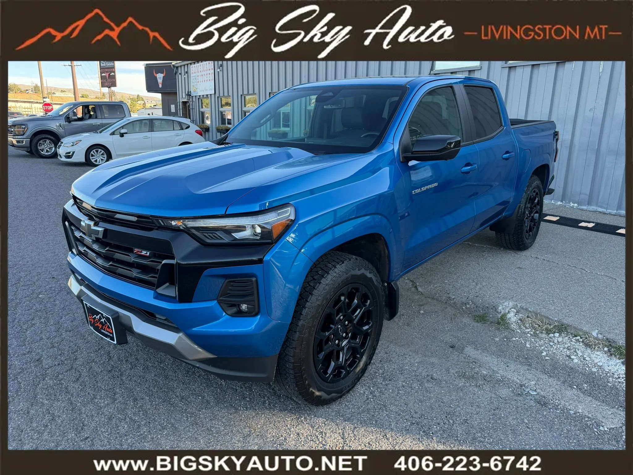 Used 2023 Chevrolet Colorado Z71 w/ Z71 Convenience Package 2 AWD/4WD image 3