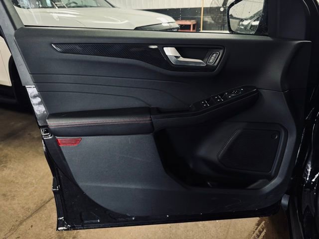 Used 2025 Ford Escape ST-Line image 12