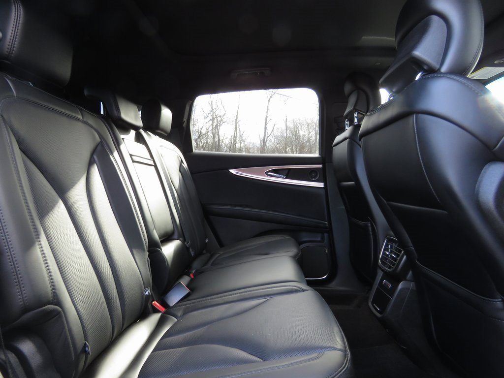 Used 2019 Lincoln Nautilus Reserve image 16