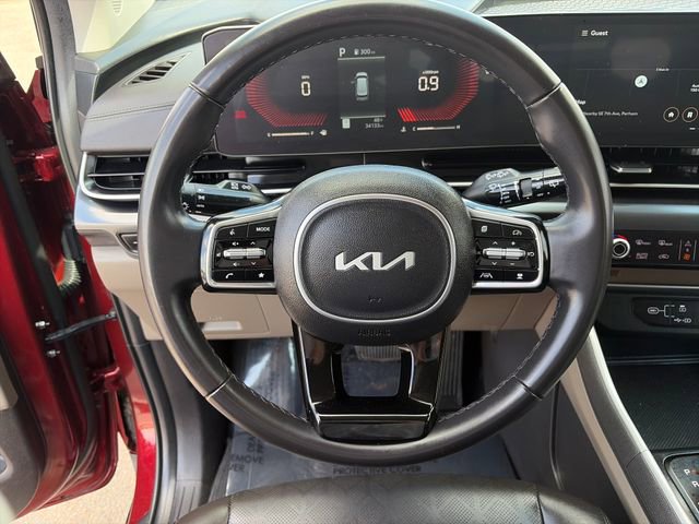 Used 2025 Kia Carnival FWD image 26