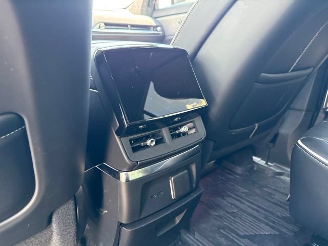Used 2026 Cadillac Vistiq Platinum w/ LPO, Floor Liner Package AWD/4WD image 11