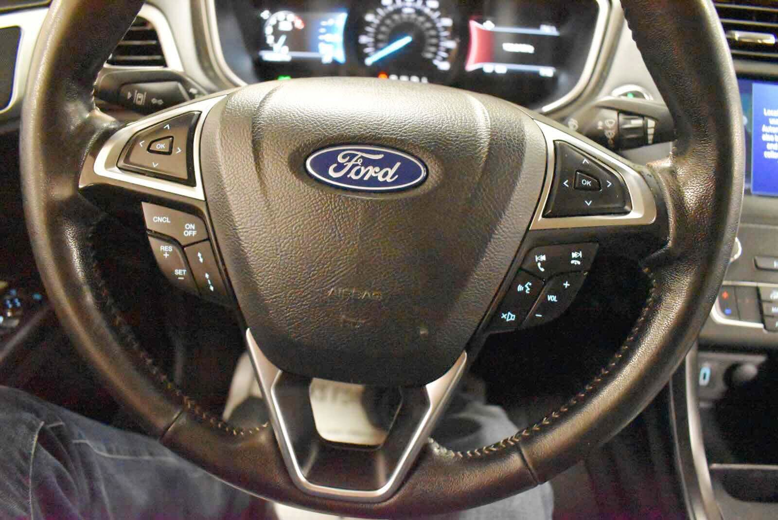 Used 2020 Ford Fusion SE w/ Equipment Group 151A FWD image 21