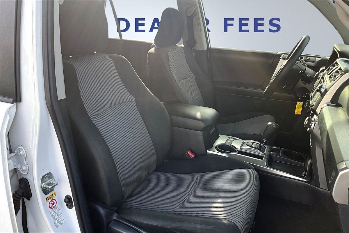 Used 2016 Toyota 4Runner SR5 image 29