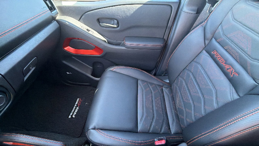 Used 2026 Nissan Frontier PRO-4X w/ Pro Premium Package image 12