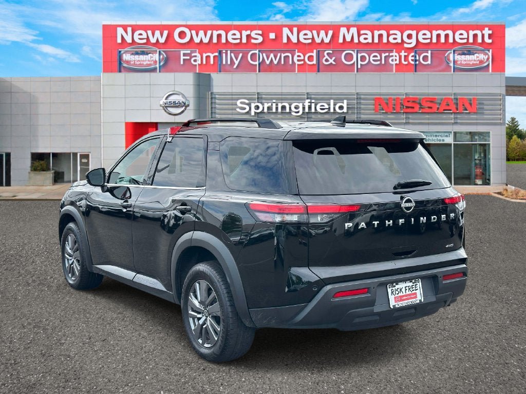 Used 2025 Nissan Pathfinder SV AWD/4WD image 4