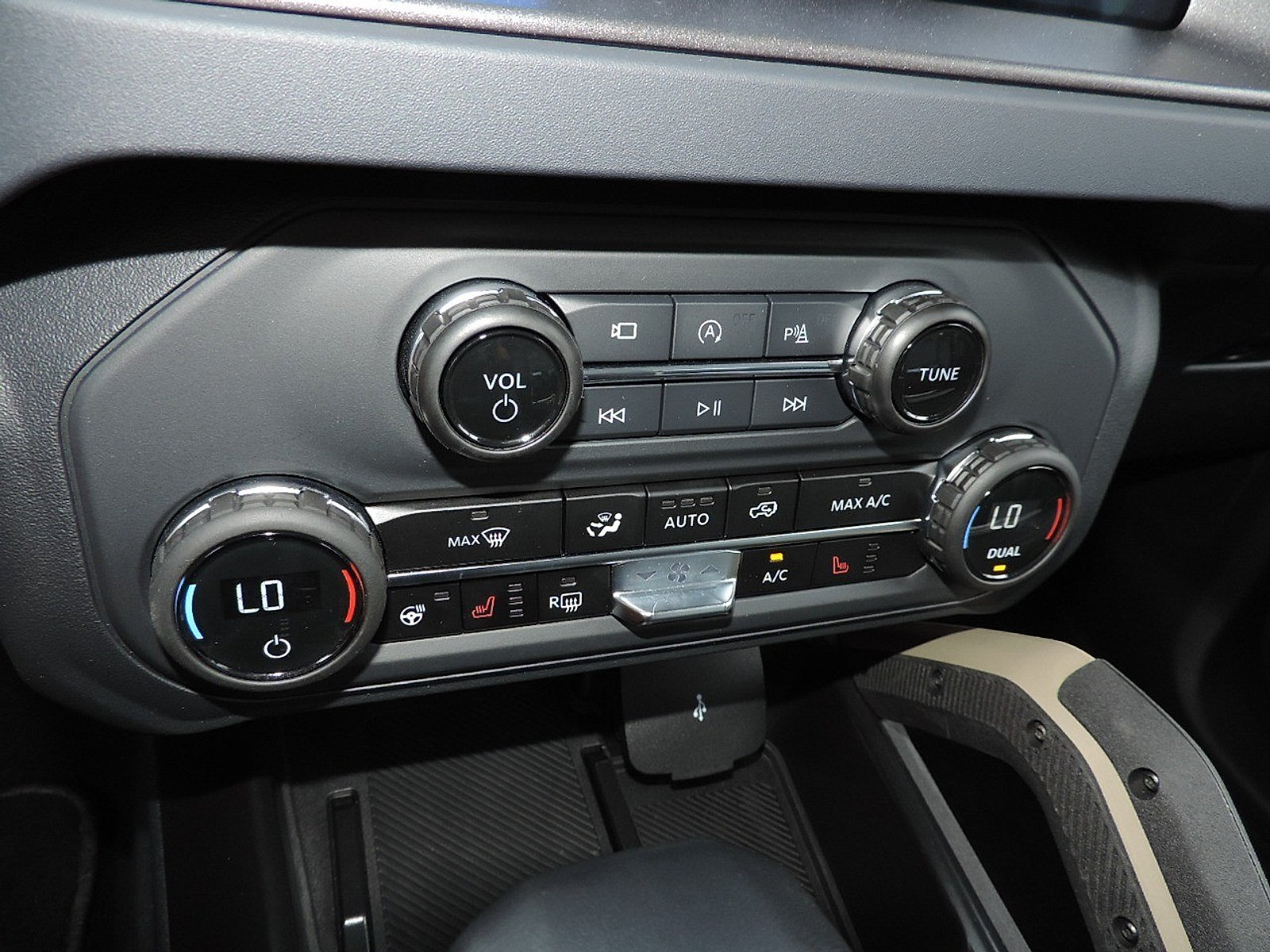 Used 2025 Ford Bronco Badlands AWD/4WD image 21