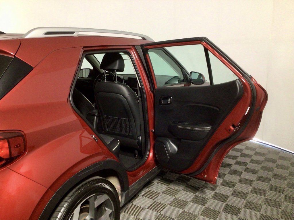 Used 2023 Hyundai Venue Limited w/ Cargo Package image 33