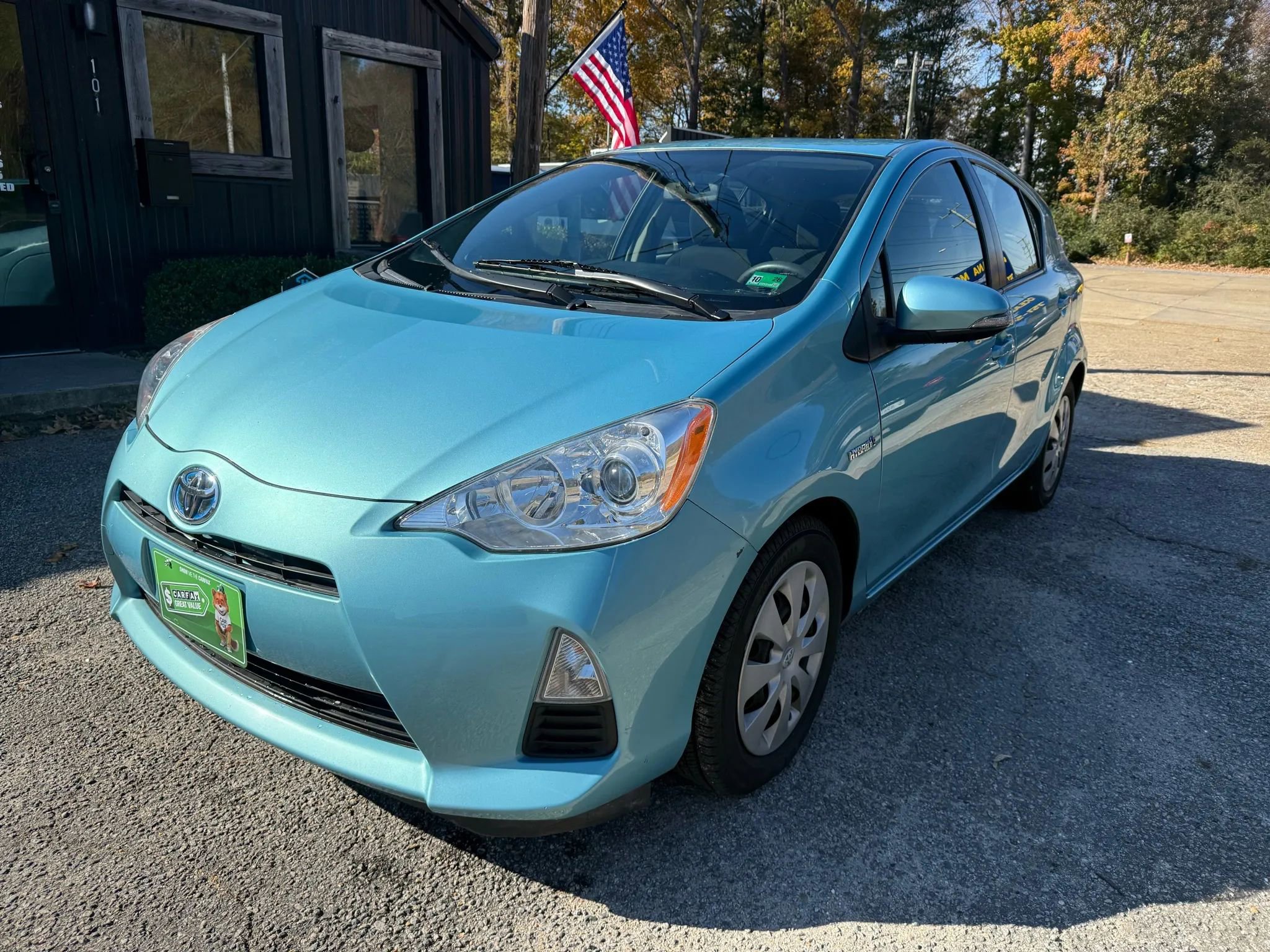Used 2013 Toyota Prius C Three image 9