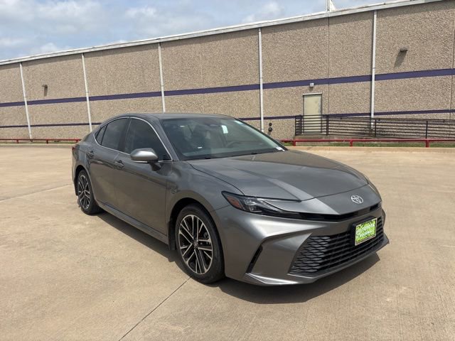 Used 2026 Toyota Camry XLE image 3