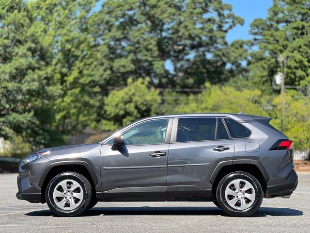 Used 2022 Toyota RAV4 LE FWD image 8