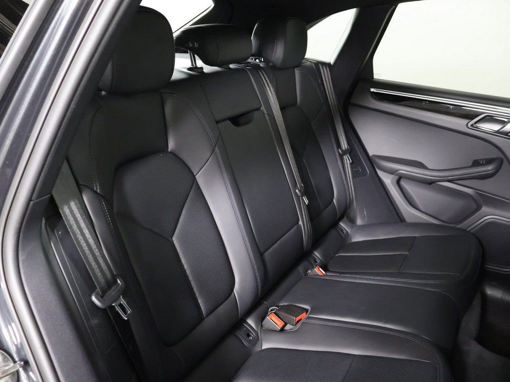 Used 2023 Porsche Macan S AWD/4WD image 35