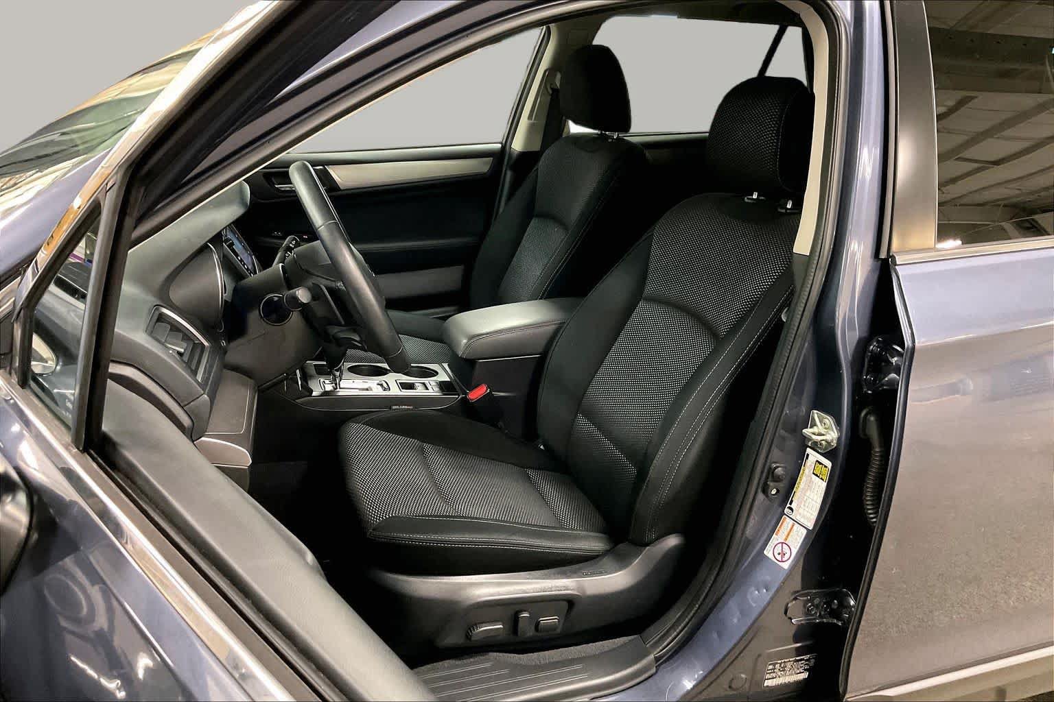 Used 2017 Subaru Outback 2.5i Premium AWD/4WD image 8