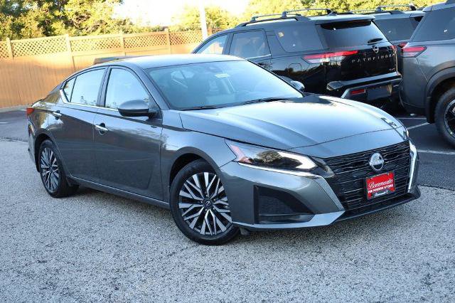 Certified 2025 Nissan Altima 2.5 SV w/ SV Premium Package FWD image 2