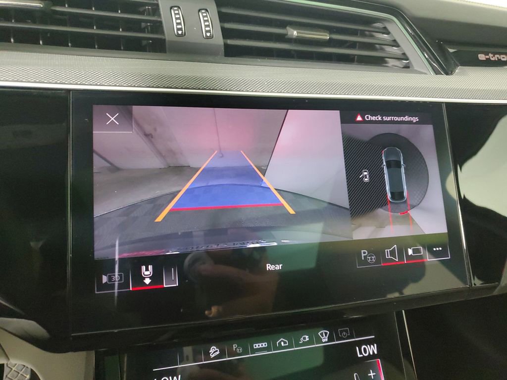 Certified 2024 Audi Q8 e-tron Prestige w/ Prestige Package AWD/4WD image 28