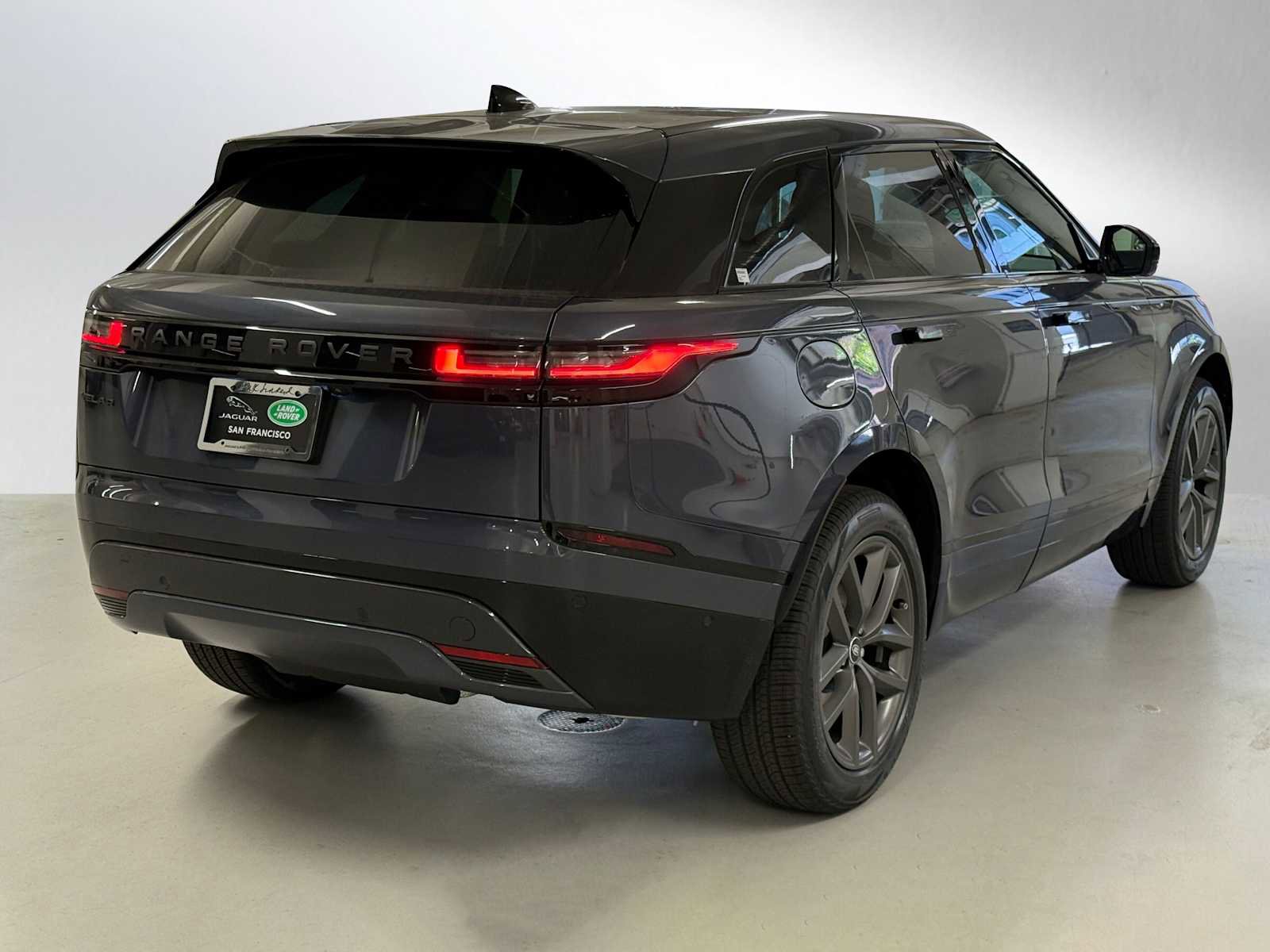 Used 2026 Land Rover Range Rover Velar Dynamic SE image 5
