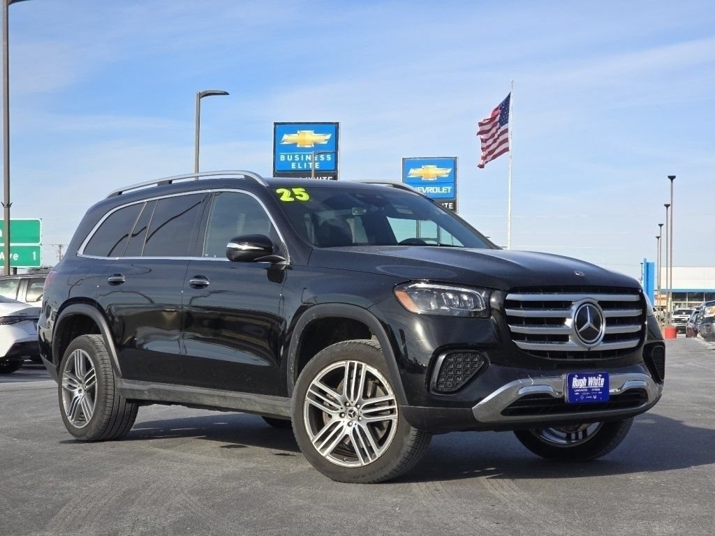 Used 2025 Mercedes-Benz GLS 450 4MATIC image 2