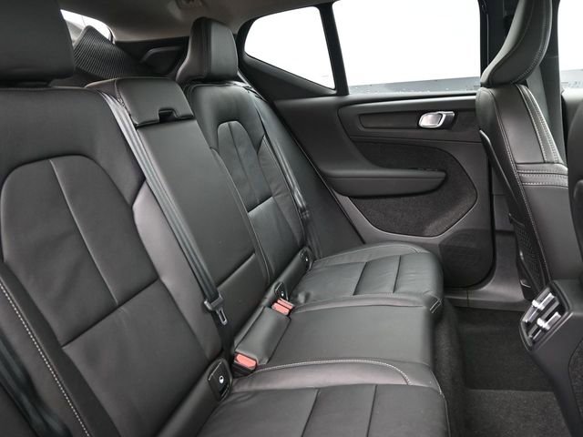 Used 2023 Volvo XC40 B5 Plus w/ Driver Assist Package image 32