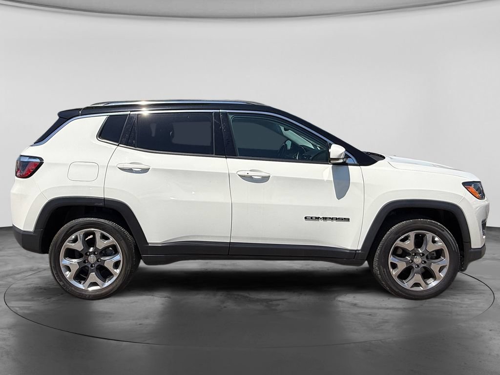 Used 2021 Jeep Compass Limited w/ Sun and Sound Group AWD/4WD image 11