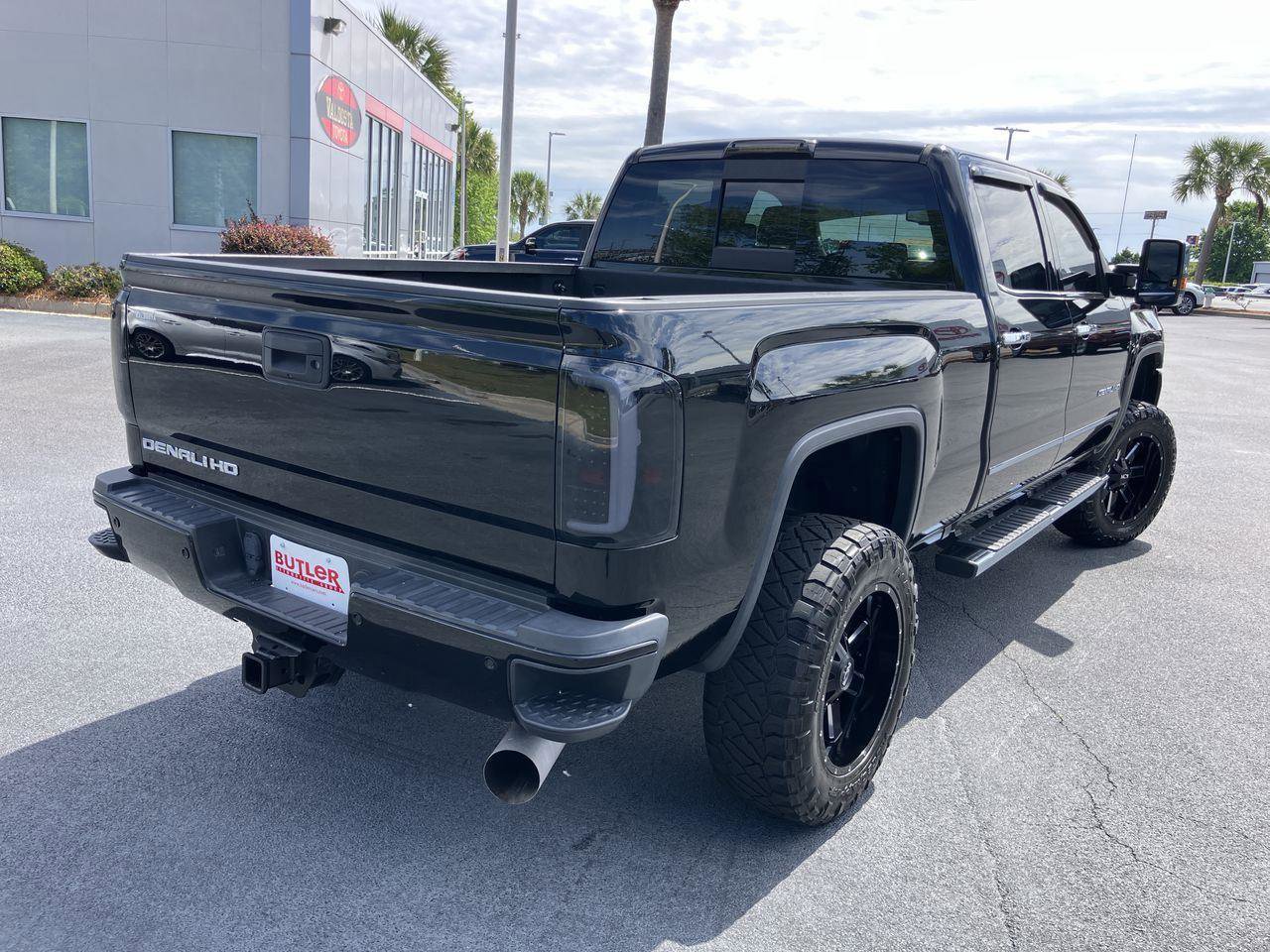 Used 2018 GMC Sierra 2500 Denali w/ Duramax Plus Package image 5