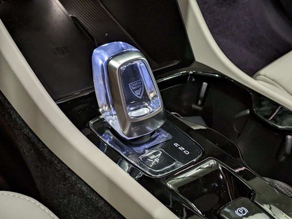 New 2026 Volvo XC40 B5 Ultra w/ Protection Package Premier image 19