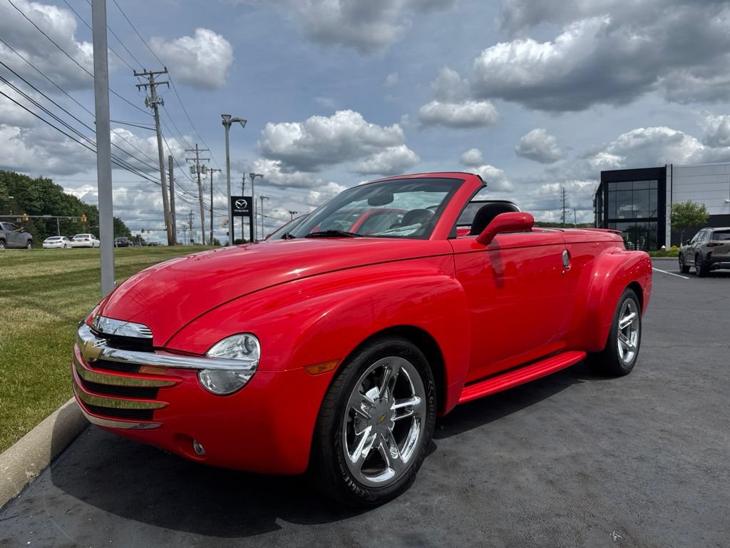 Used 2004 Chevrolet SSR w/ Preferred Equipment Group