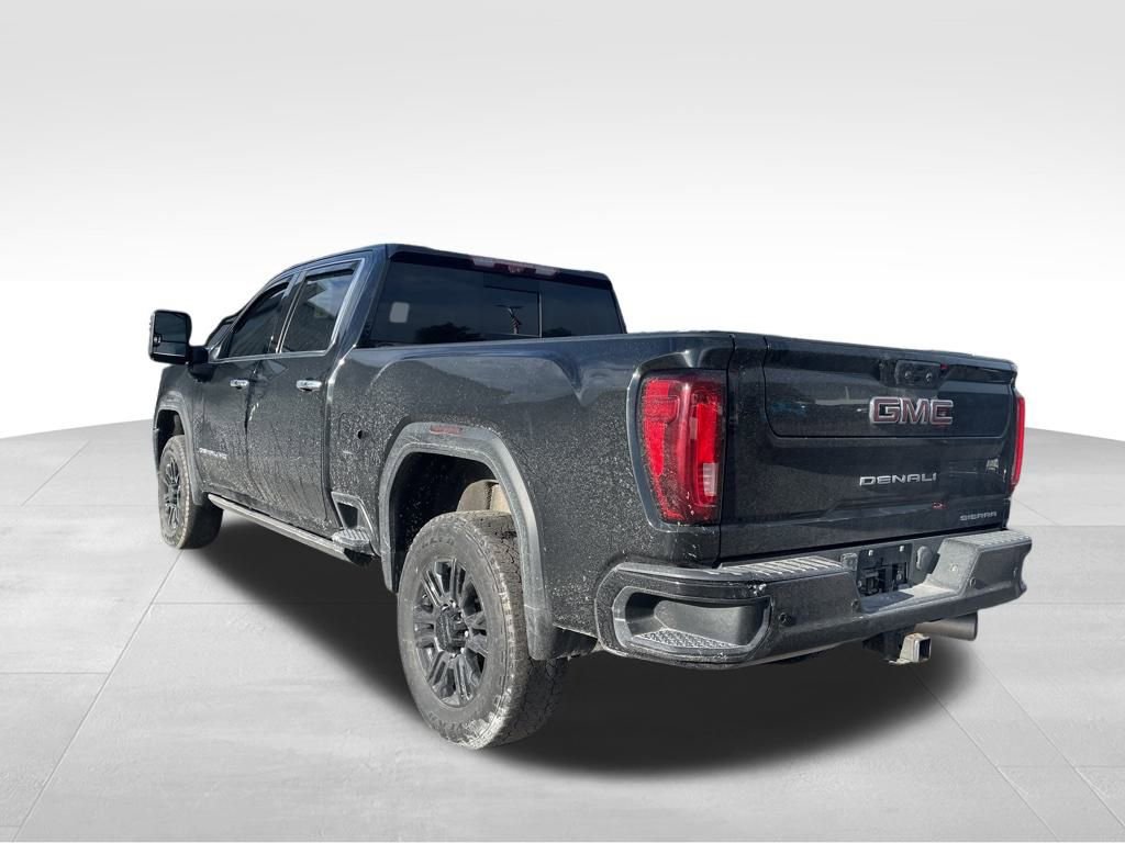 Used 2021 GMC Sierra 3500 Denali w/ Denali Black Diamond Edition image 4