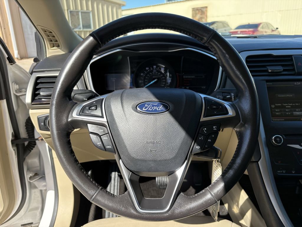 Used 2015 Ford Fusion SE w/ Equipment Group 202A image 15