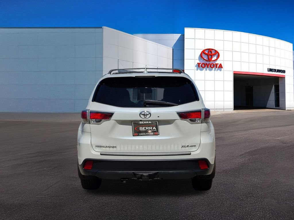 Used 2016 Toyota Highlander XLE AWD/4WD image 12