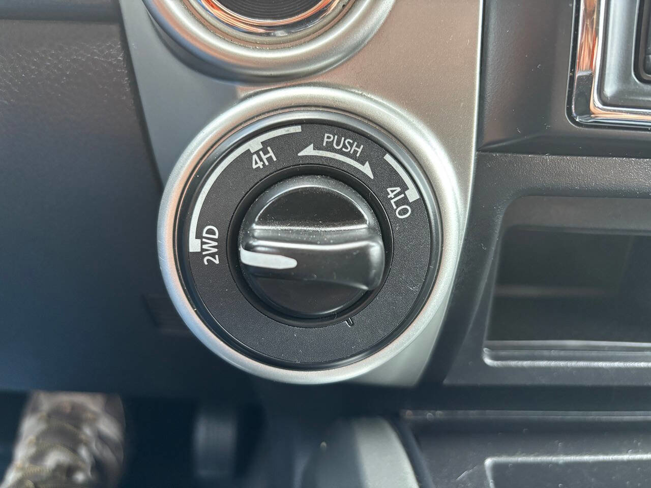 Used 2018 Nissan Titan PRO-4X AWD/4WD image 15