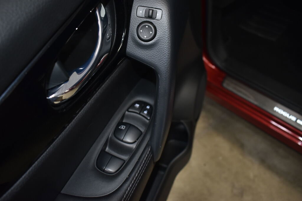 Used 2020 Nissan Rogue Sport SV w/ All-Weather Package image 5